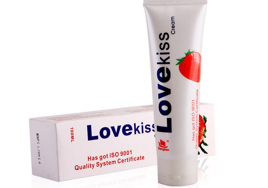 Gel bôi trơn Love Kiss hương dâu thượng hạng mềm mượt dịu nhẹ